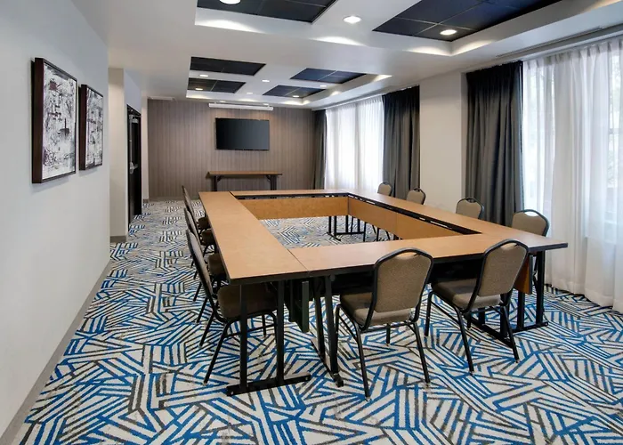 Courtyard By Marriott Atlanta Downtown