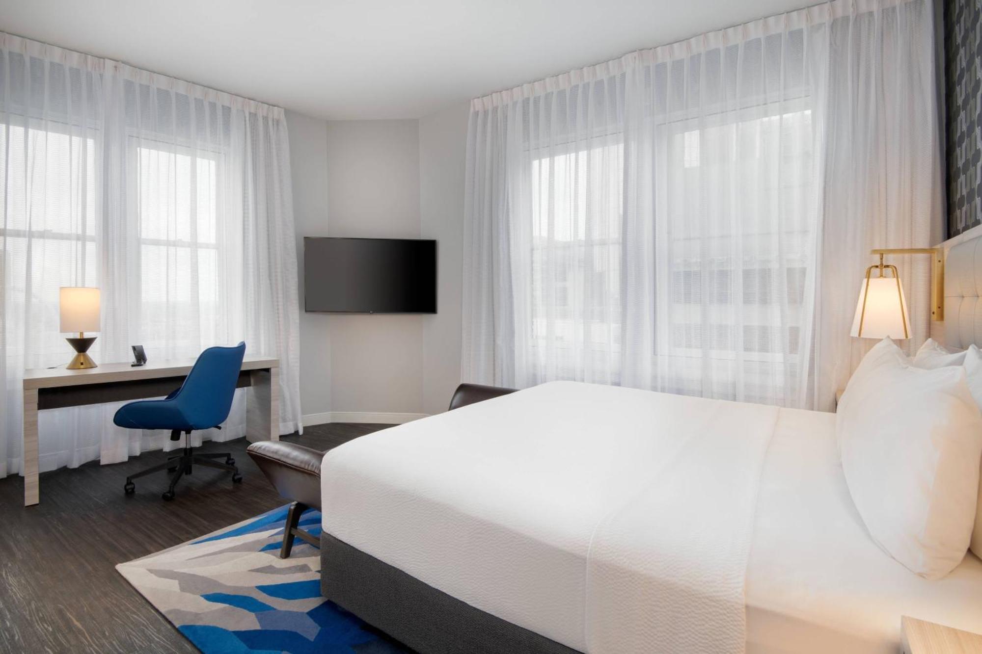 Courtyard By Marriott Downtown
