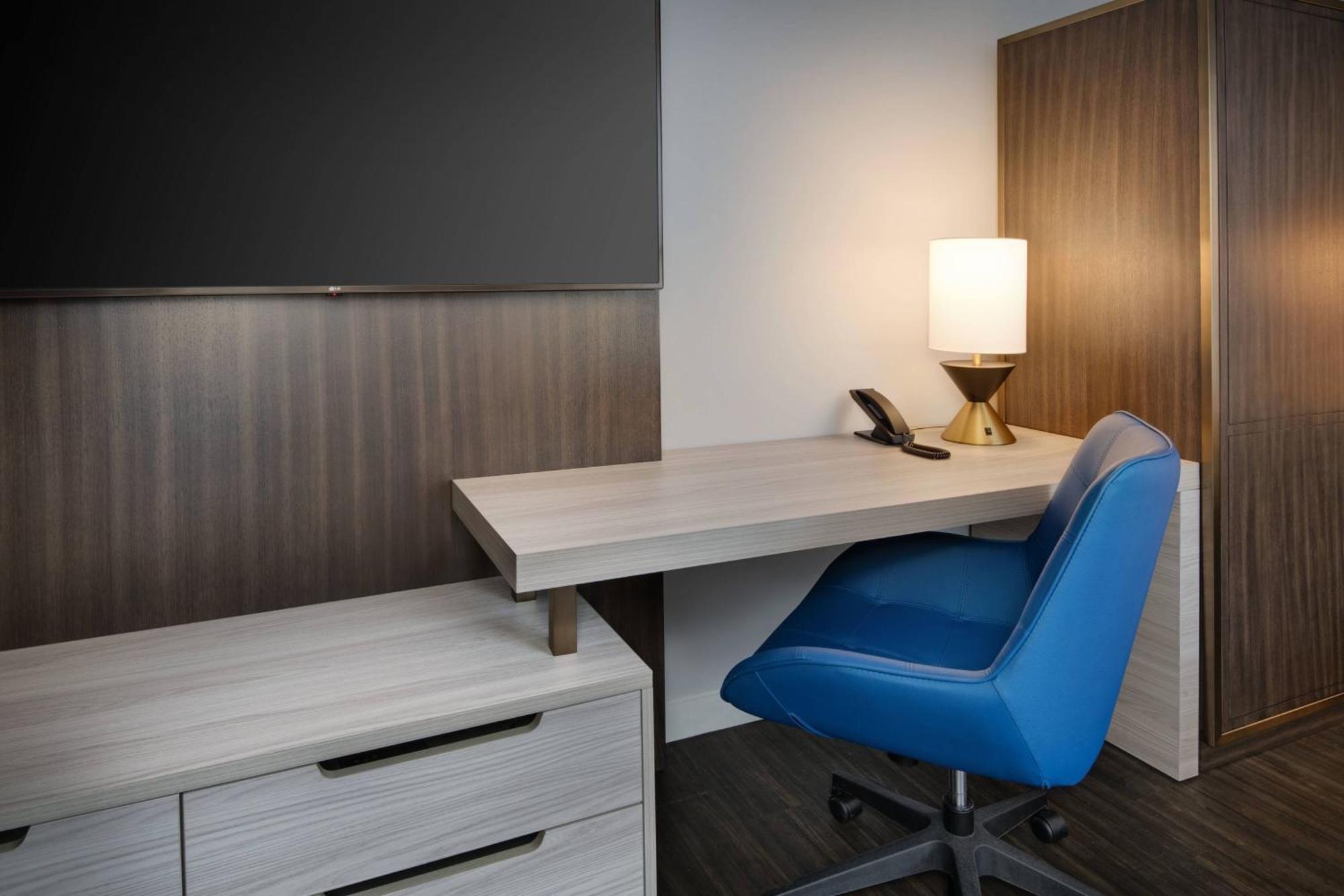 Courtyard By Marriott Downtown Hotel 3*