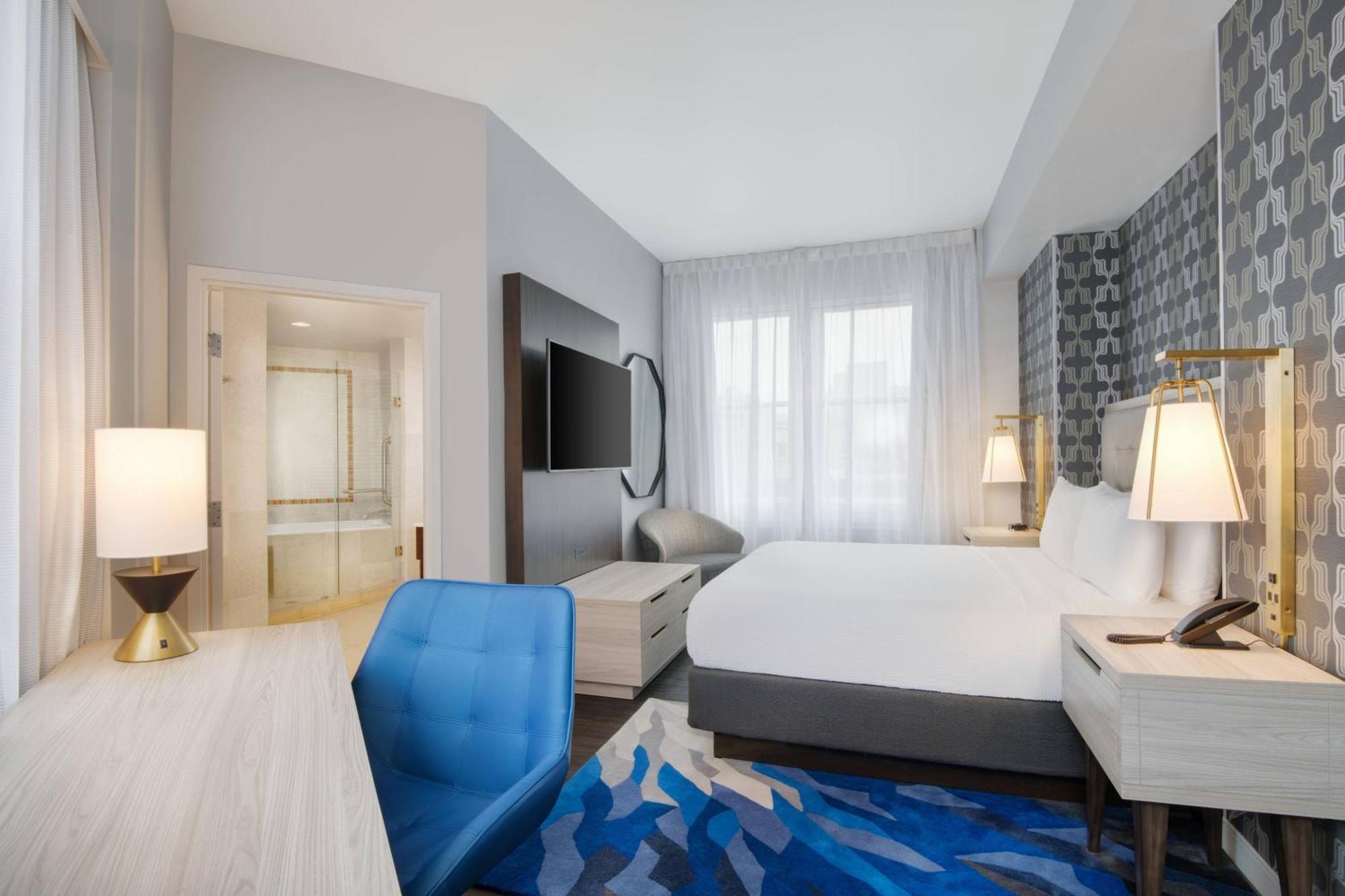 Courtyard By Marriott Downtown
