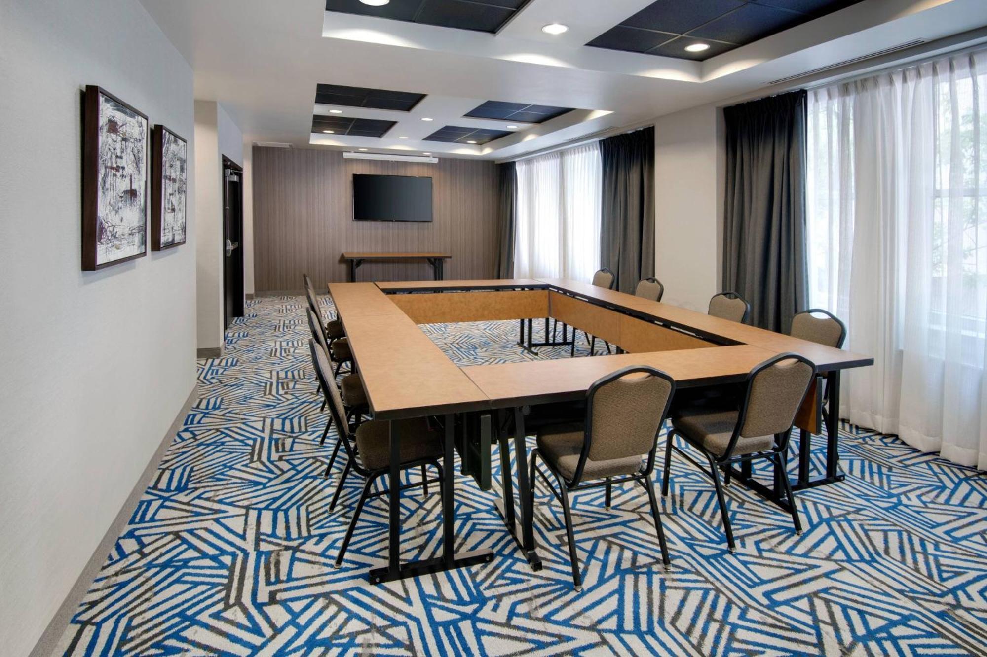 Hotel Courtyard By Marriott Downtown 3*
