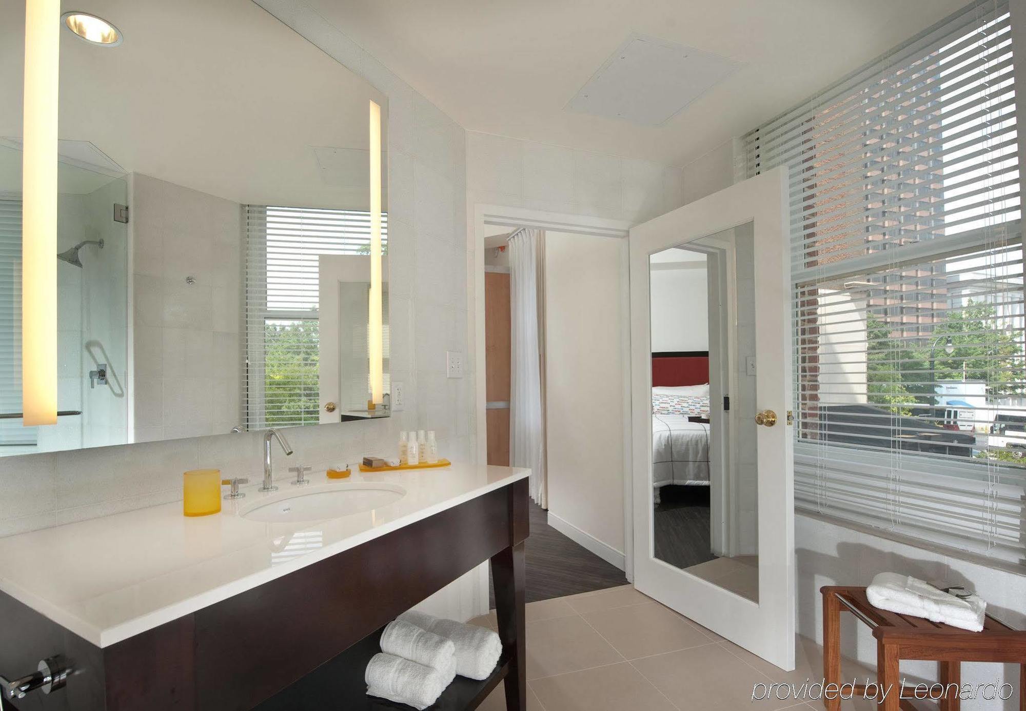 Courtyard By Marriott Downtown 3*