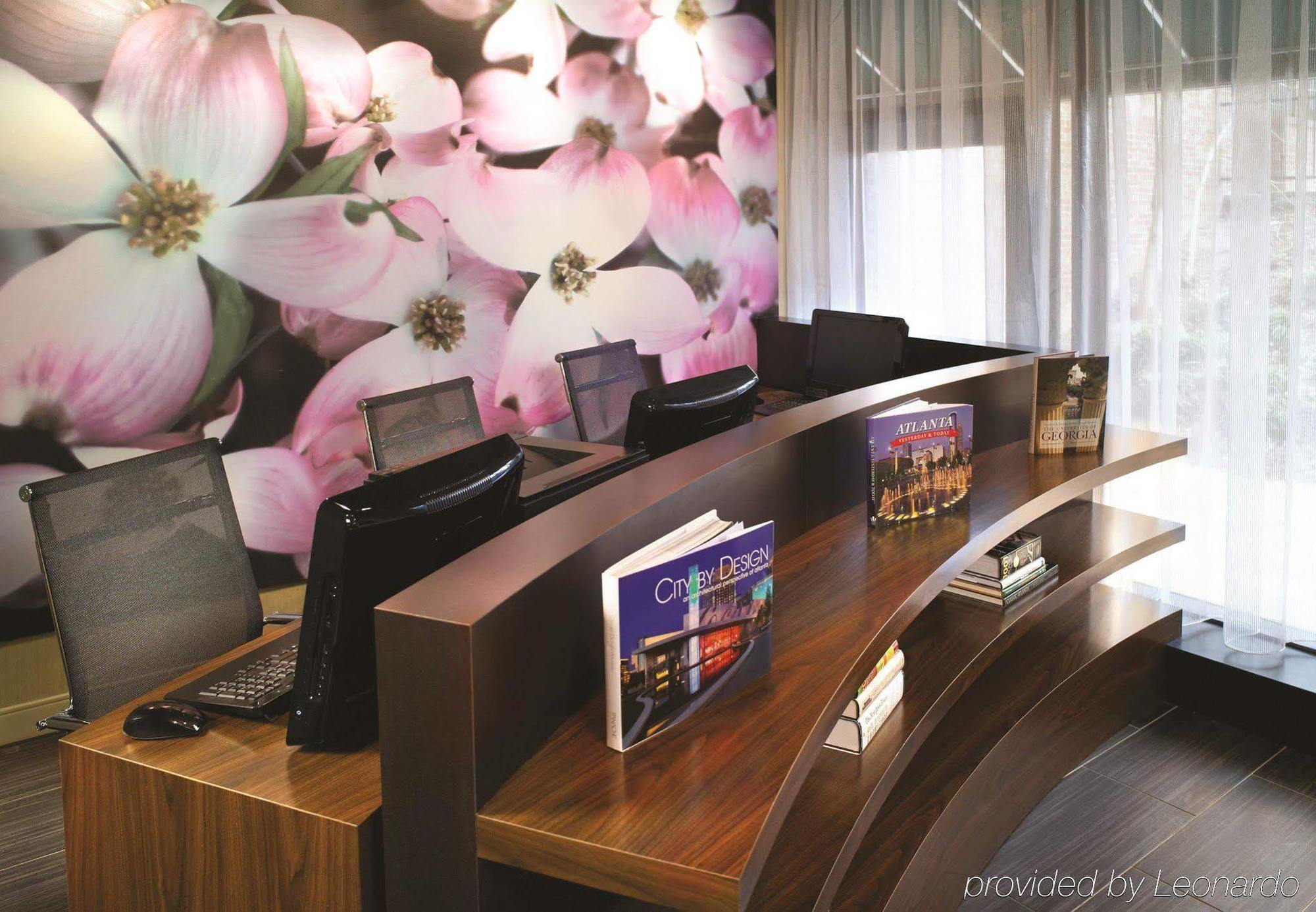 Courtyard By Marriott Downtown