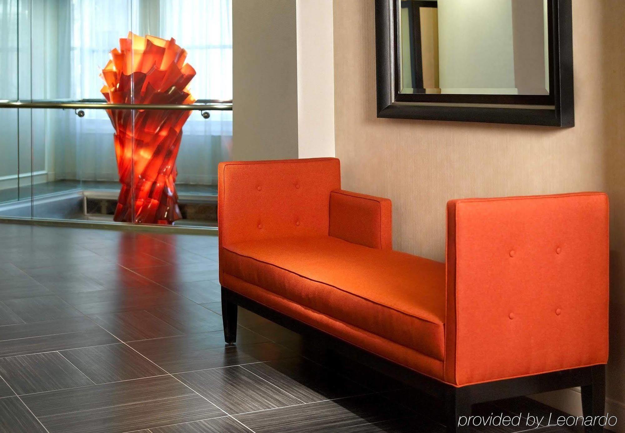 Courtyard By Marriott Downtown Hotel